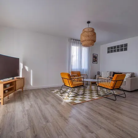 Montreal - Parking Prive * Reims