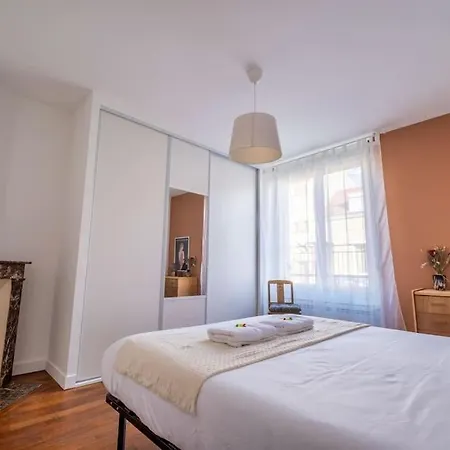 Apartment Montreal - Parking Prive Reims