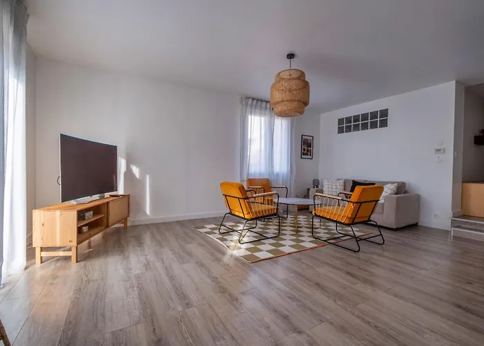 Montreal - Parking Prive * Reims